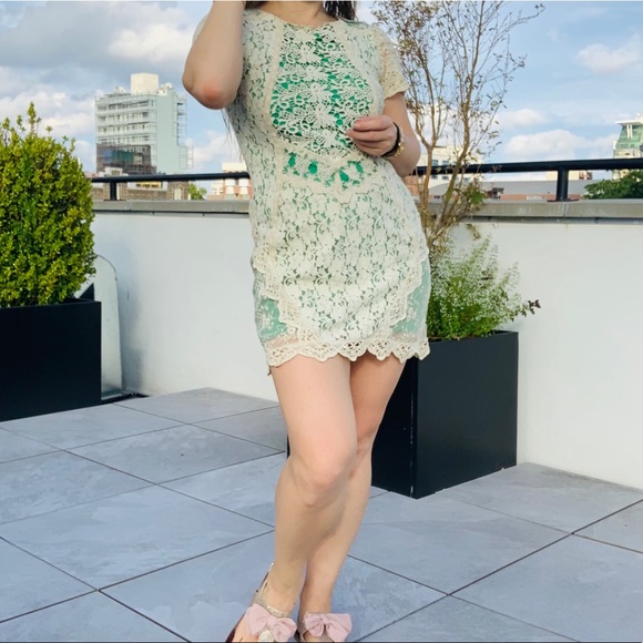 Anthro Champagne & Strawberry Emerald Ivory Lace - Picture 12 of 16